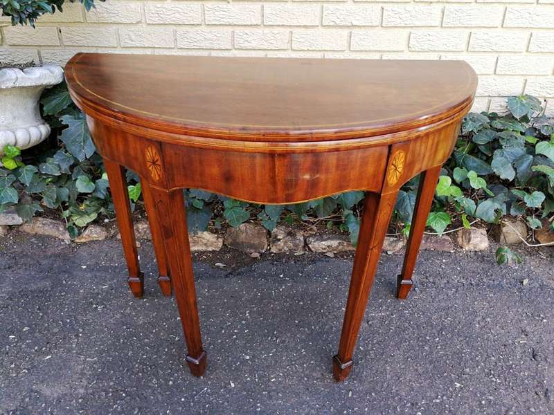 A Georgian Mahogany Fold Over Card / Tea Table, With Banded Inlay