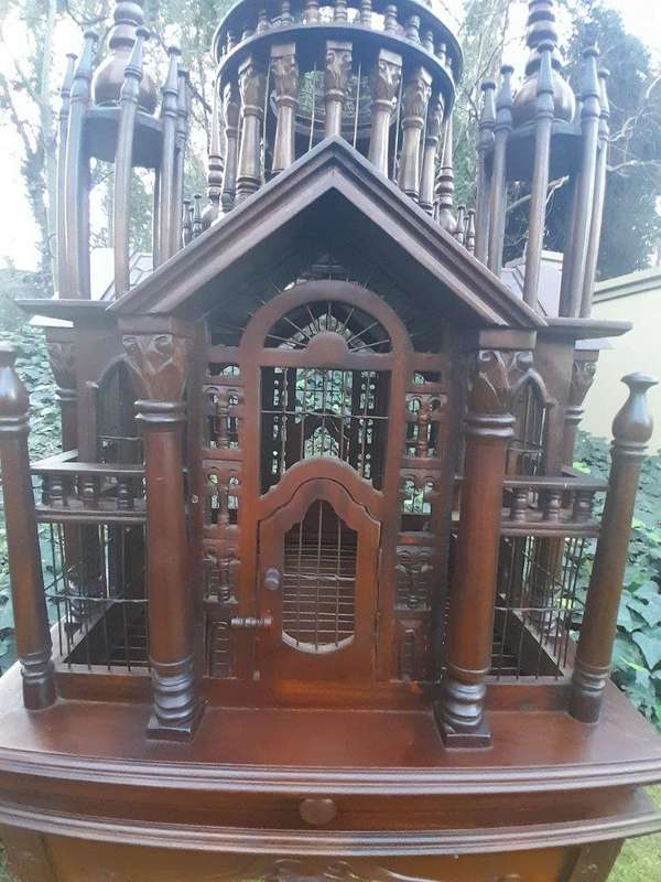 A 20th Century Victorian Style Bird Cage    Dimensions:) R23800