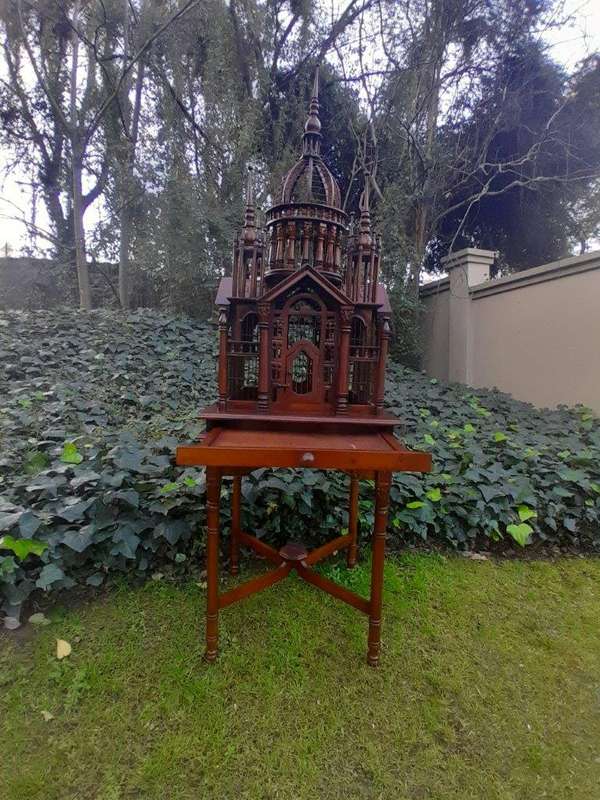 A 20th Century Victorian Style Bird Cage    Dimensions:) R23800