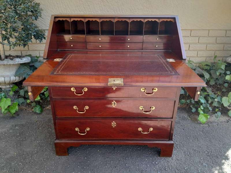 A Historic Circa 1800  Antique - George III Mahogany Bureau, Provenance: Ravenswood - A Heritage ...