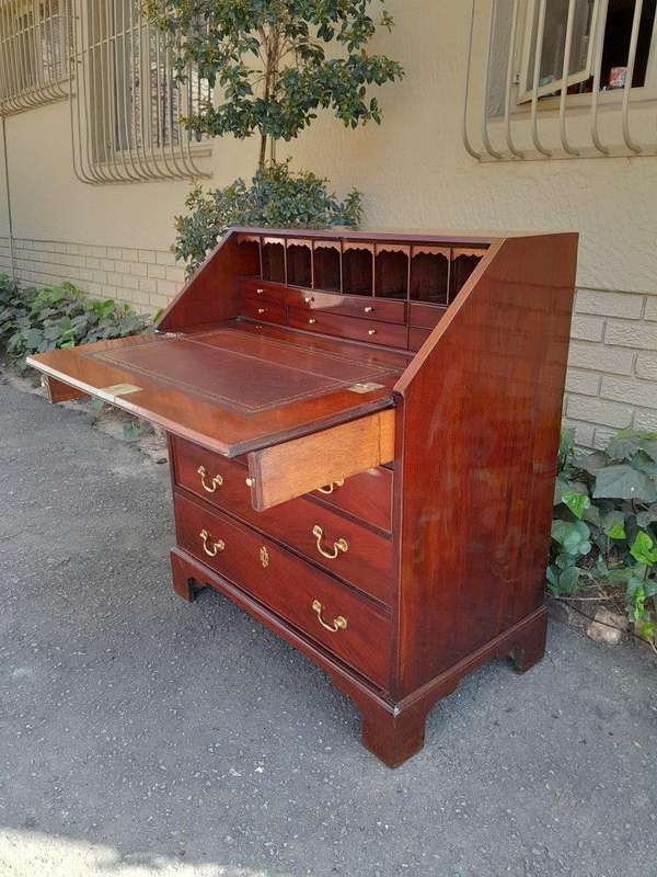 A Historic Circa 1800  Antique - George III Mahogany Bureau, Provenance: Ravenswood - A Heritage ...