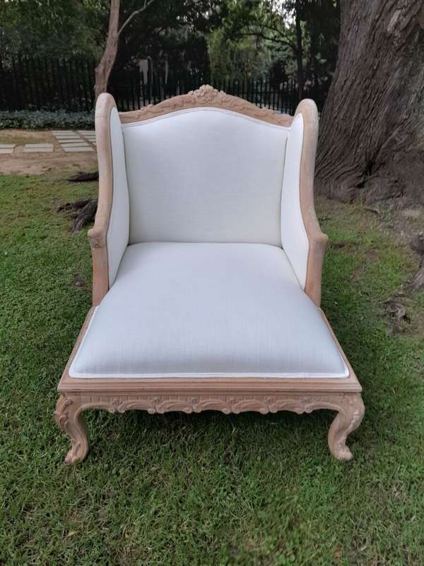 A 20th Century French Style Carved Day Bed / Chaise Longue in a Contemporary Bleached Finish and ...