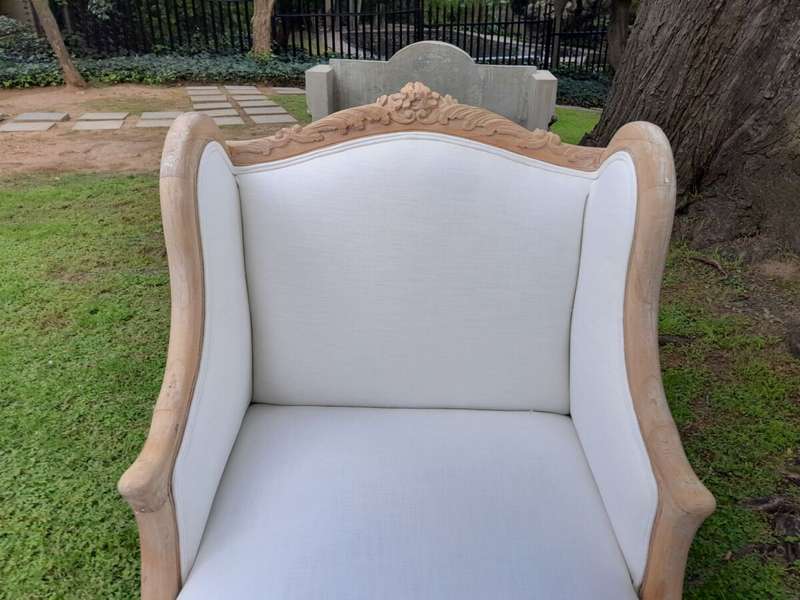 A 20th Century French Style Carved Day Bed / Chaise Longue in a Contemporary Bleached Finish and ...