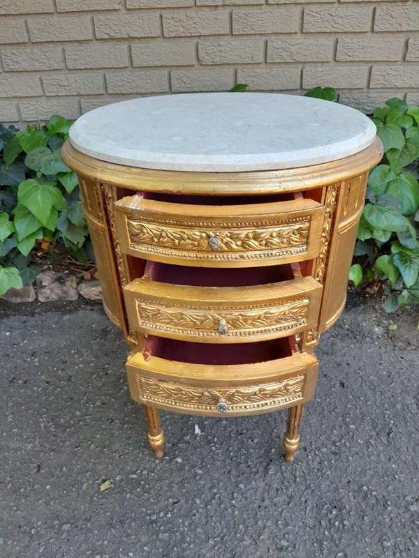 A Pair of French Style Hand-Gilded Oval Pedestals/Side Tables with Cream Marble Tops