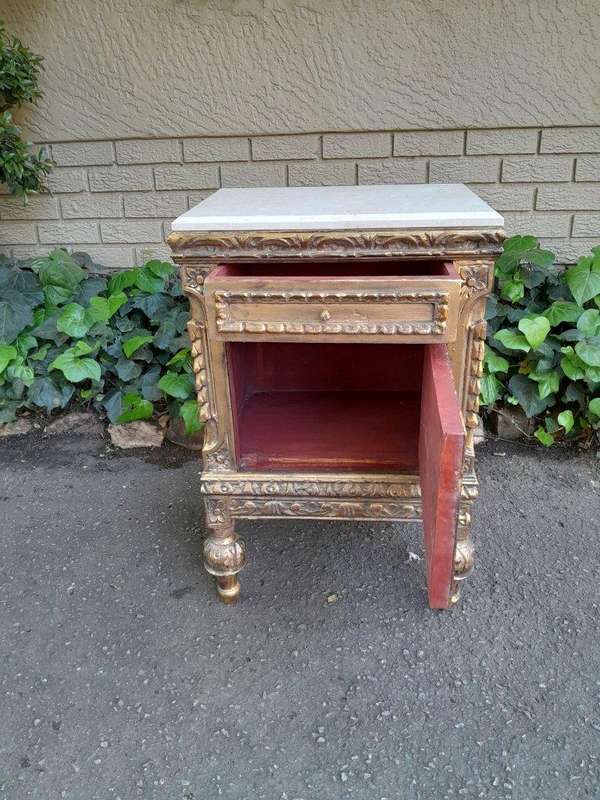 A Pair of French Style Ornately Carved Giltwood Pedestals/Side Tables with Marble Tops