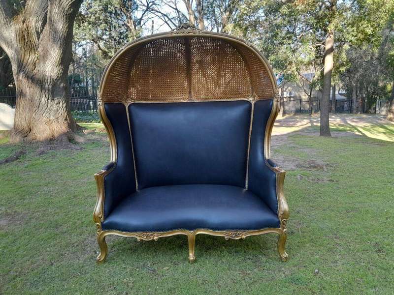 A French Style Carved And Gilded Rattan Wooden Double Seater Dome Chair / Canopy Settee ( Modelle...