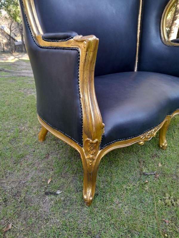 A French Style Carved And Gilded Rattan Wooden Double Seater Dome Chair / Canopy Settee ( Modelle...