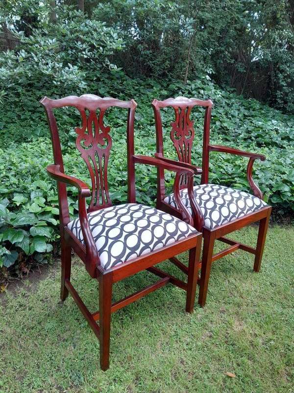 A 20th Century Set Of Six Mahogany Chippendale Style Chairs Including A Pair Of Armchairs/Carvers