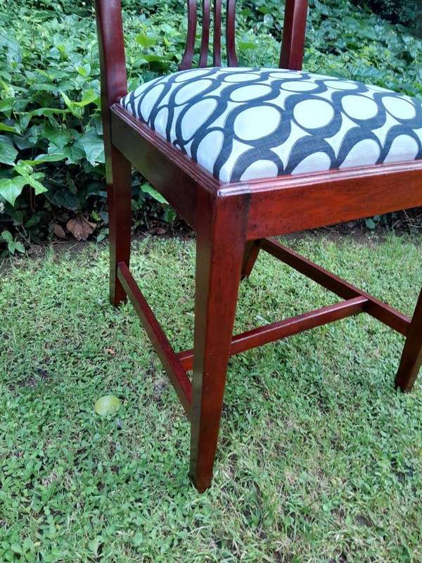A 20th Century Set Of Six Mahogany Chippendale Style Chairs Including A Pair Of Armchairs/Carvers