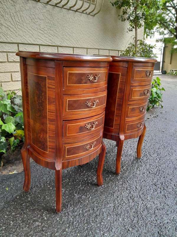 A 20th Century French Style Pair Of Mahogany And Brass Pedestals / Bedside Tables With Four Drawers