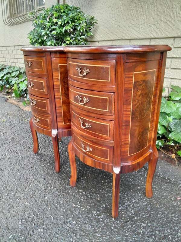 A 20th Century French Style Pair Of Mahogany And Brass Pedestals / Bedside Tables With Four Drawers