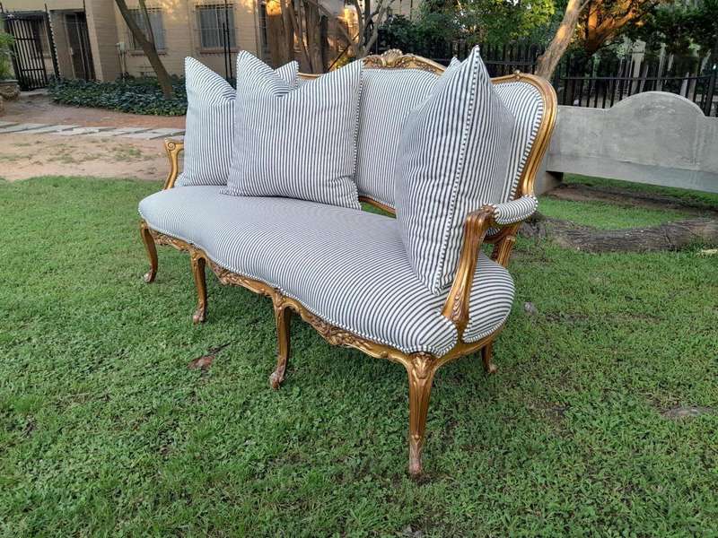 A 20th Century French Louis Xv Style Hand Gilded With Gold Leaf Settee