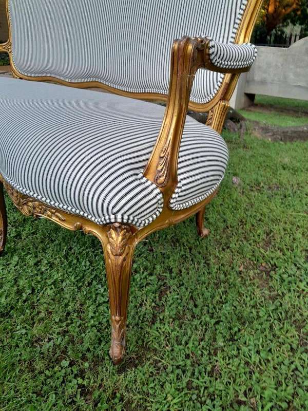 A 20th Century French Louis Xv Style Hand Gilded With Gold Leaf Settee