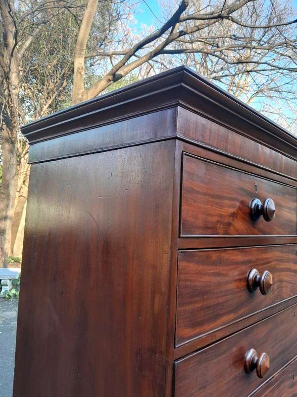 A Circa 1790 Mahogany Tall Boy / Chest On Chest With Wooden Knobs. Certified Georgian By The Brit...