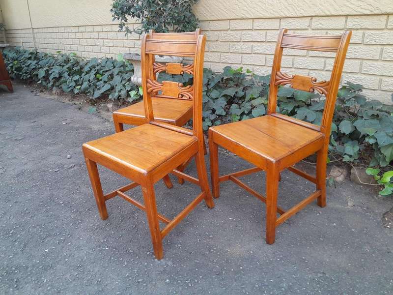 An Early 20th Century Set Of 3 Oak Chairs