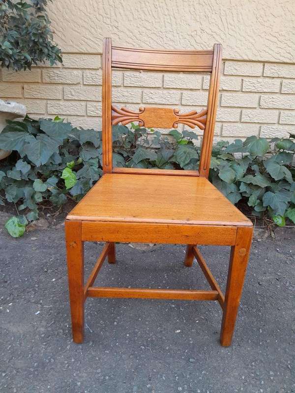 An Early 20th Century Set Of 3 Oak Chairs