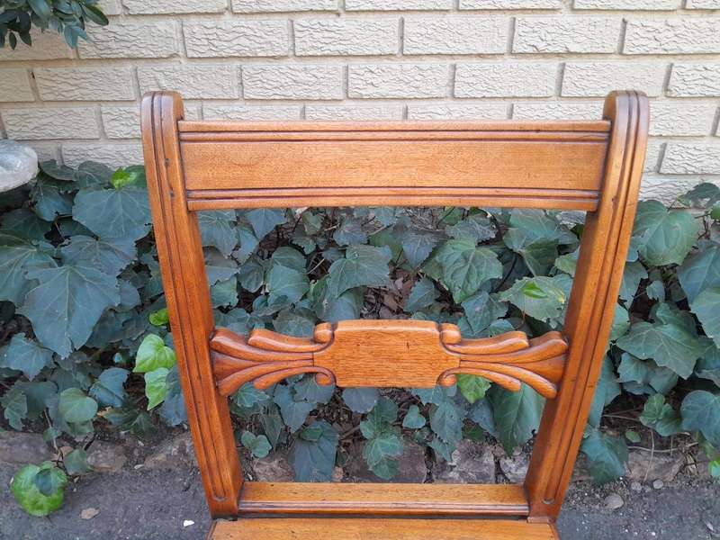 An Early 20th Century Set Of 3 Oak Chairs