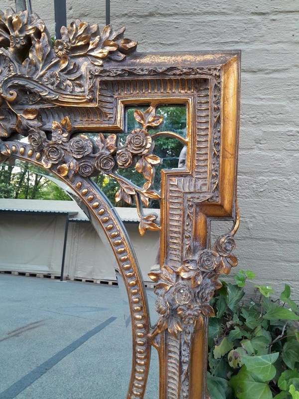 A 20th Century French Baroque Style Gilt Wood Mirror