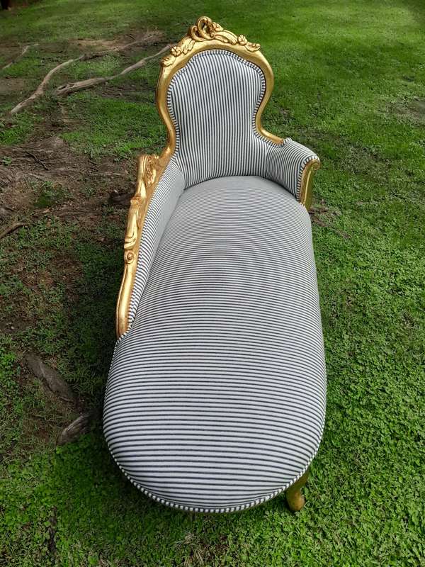 A French Style Ornately Carved Chaise / Chaise Lounge / Sofa Upholstered in a Contemporary Fabric...