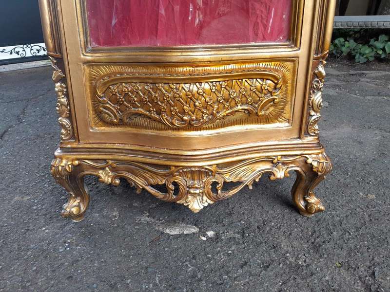 A 20th Century French Style Carved & Gilded Display Cabinet / Vitrine
