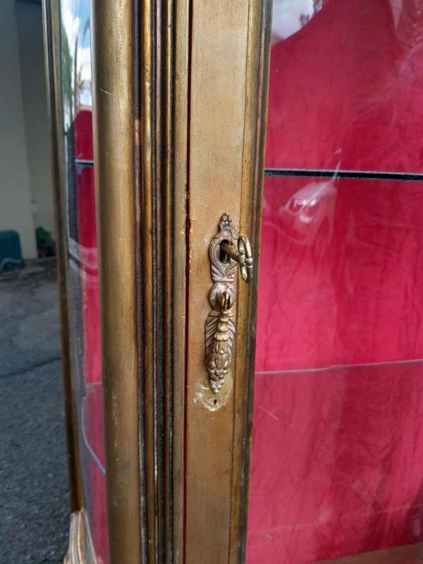 A 20th Century French Style Carved & Gilded Display Cabinet / Vitrine