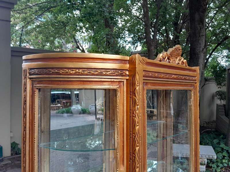 A 20th Century French Style Carved & Gilded Display Cabinet / Vitrine