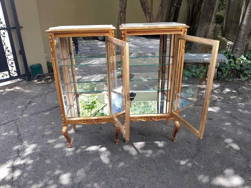 A French Style Pair of Gilded Display Cabinets / Vitrines with Marble Tops