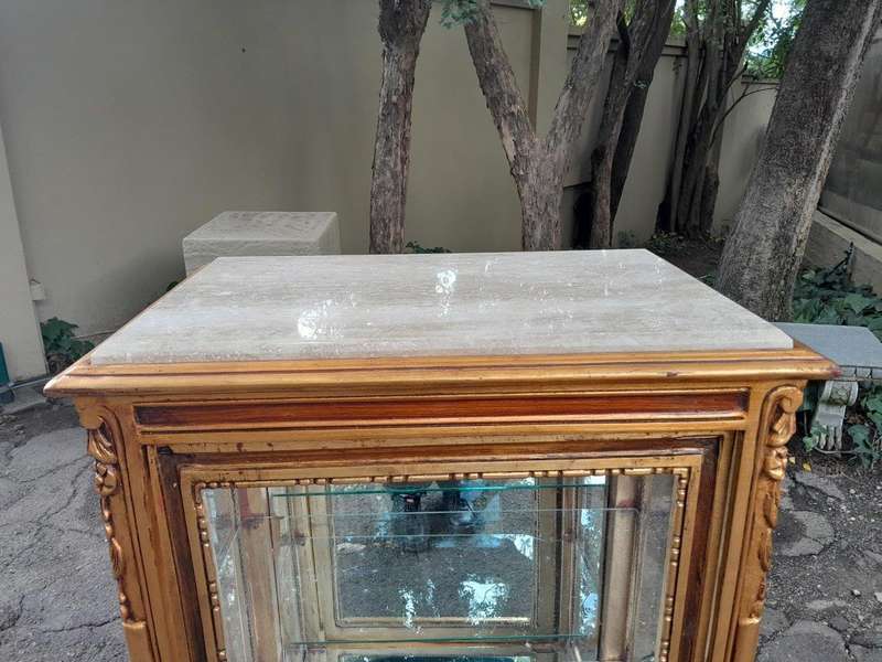 A French Style Pair of Gilded Display Cabinets / Vitrines with Marble Tops