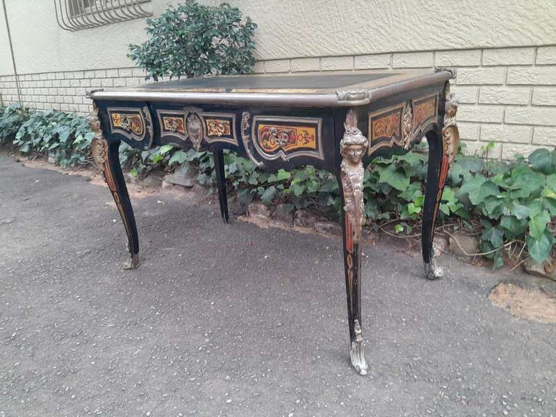 A French Style Louis XV Boulle Bureau Plat Writing Desk with Ormolu Mounts and Leather Top with G...