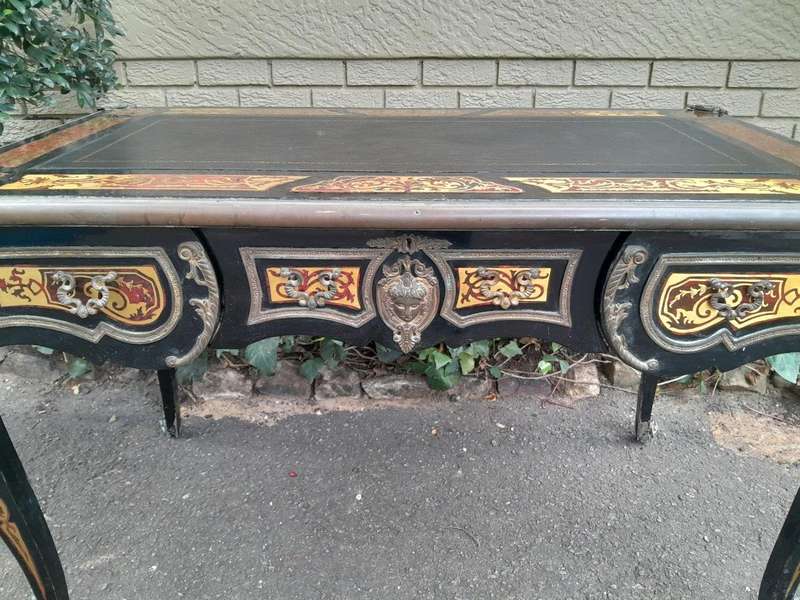 A French Style Louis XV Boulle Bureau Plat Writing Desk with Ormolu Mounts and Leather Top with G...