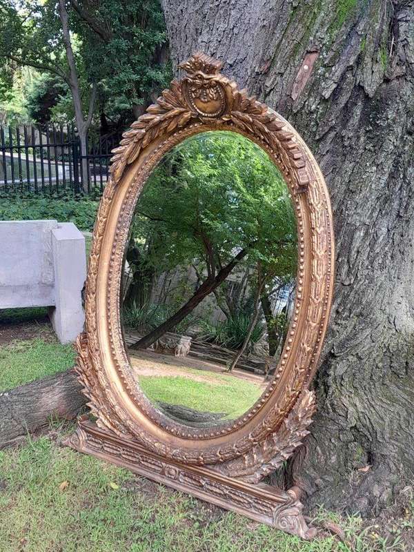 A French Style Ornately Carved and Gilded Bevelled Mirror 7