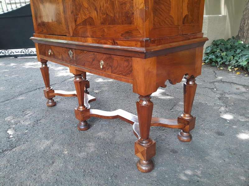 An Exceptional 18th Century Circa 1710 Dutch William and Mary Cabinet on Stand. Olive Oyster with...
