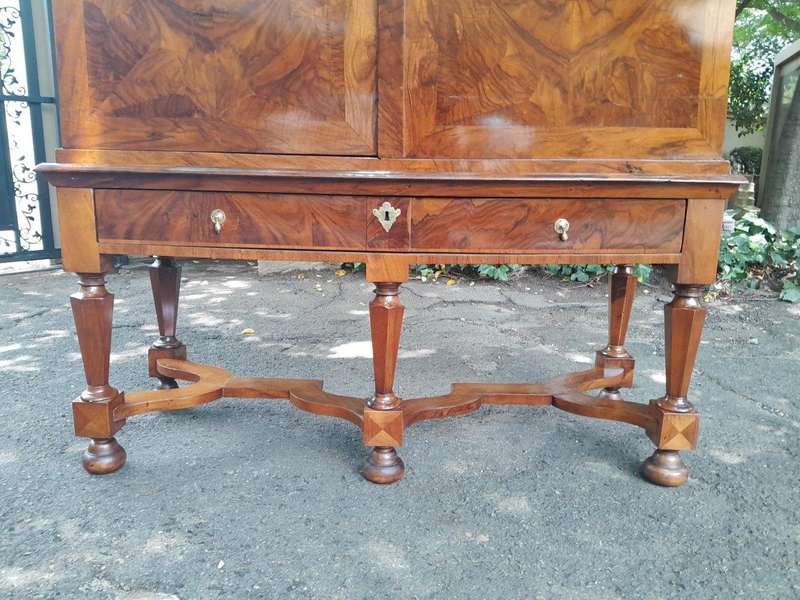 An Exceptional 18th Century Circa 1710 Dutch William and Mary Cabinet on Stand. Olive Oyster with...