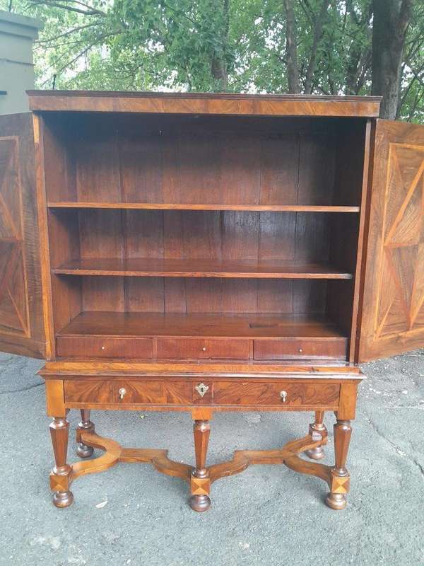 An Exceptional 18th Century Circa 1710 Dutch William and Mary Cabinet on Stand. Olive Oyster with...
