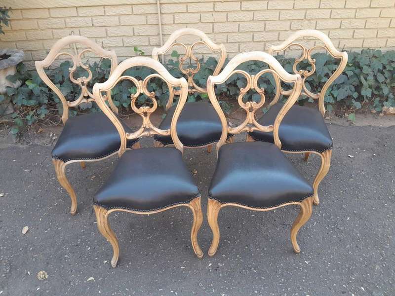 A 20th Century Set Of Five Carved Mahogany Dining Chairs In A Contemporary Bleached  /  Natural F...