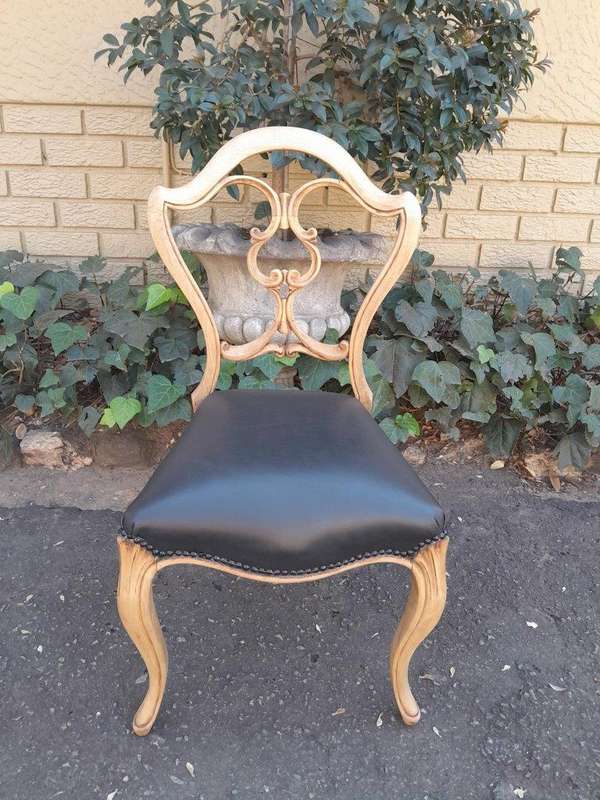 A 20th Century Set Of Five Carved Mahogany Dining Chairs In A Contemporary Bleached  /  Natural F...