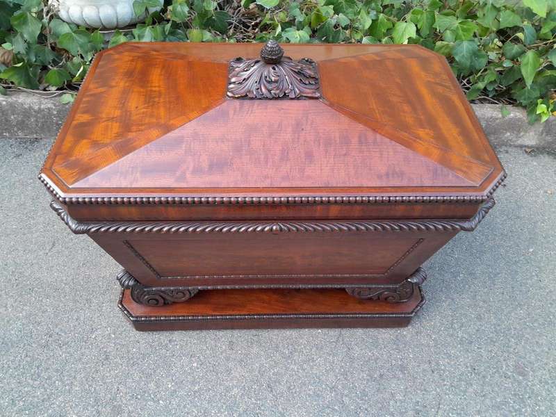 A 19th Century Flame Mahogany Wooden Carved  Cellarette on Carved Feet (Interior with Lead Linin...