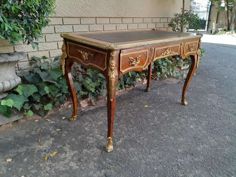 A Middle 20th Century French Louis XVI Style Rosewood Bureau / Plat / Desk With Gilt and Tooled B...