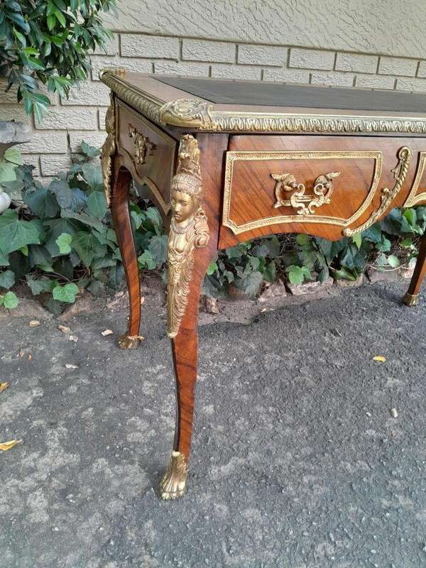 A Middle 20th Century French Louis XVI Style Rosewood Bureau / Plat / Desk With Gilt and Tooled B...