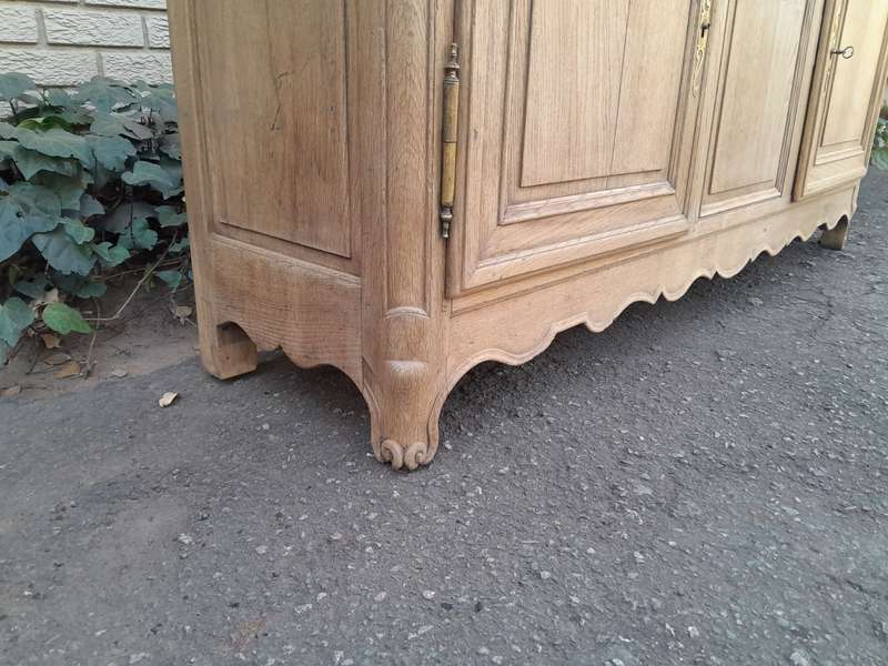 A 19th Century  Circa 1870 Carved Oak Side Board / Server With Drawer and Doors with Brass Mount...