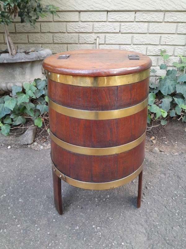 A Late 19th Century Cape Brassbound Oak Water Balie, Hinged Lid and Brass Bands on Legs