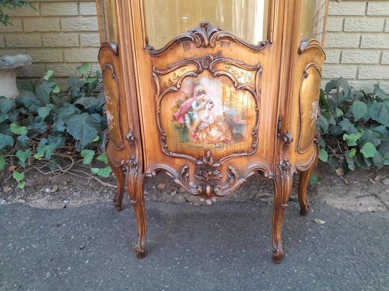 20th Century French Ornately Carved Walnut Vernis Martin Style Vitrine / Display Cabinet with Cur...