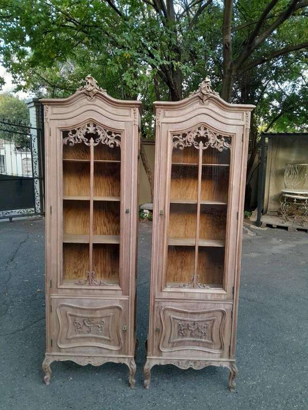 A 19th Century French Pair of Walnut Rococo Style Display / Vitrine Cabinets in a Contemporary Bl...