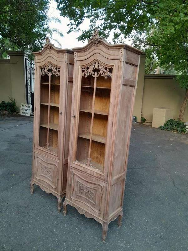 A 19th Century French Pair of Walnut Rococo Style Display / Vitrine Cabinets in a Contemporary Bl...