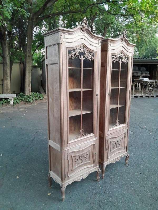 A 19th Century French Pair of Walnut Rococo Style Display / Vitrine Cabinets in a Contemporary Bl...