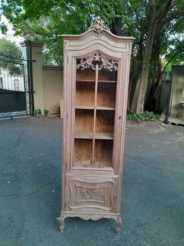 A 19th Century French Pair of Walnut Rococo Style Display / Vitrine Cabinets in a Contemporary Bl...