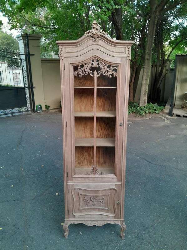 A 19th Century French Pair of Walnut Rococo Style Display / Vitrine Cabinets in a Contemporary Bl...