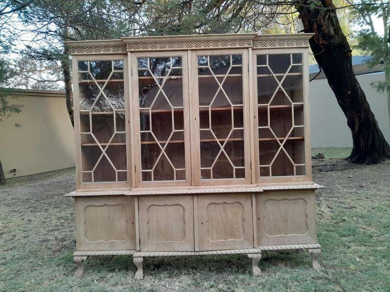 An Early 20th Century Mahogany Breakfront Bookcase in a Contemporary Bleached / Natural Finish