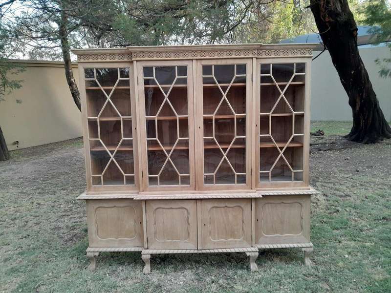 An Early 20th Century Mahogany Breakfront Bookcase in a Contemporary Bleached / Natural Finish