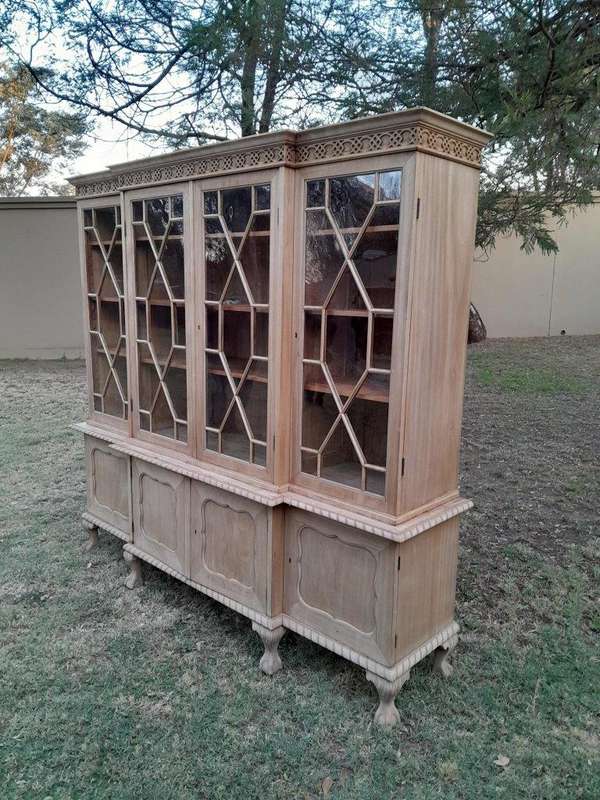 An Early 20th Century Mahogany Breakfront Bookcase in a Contemporary Bleached / Natural Finish